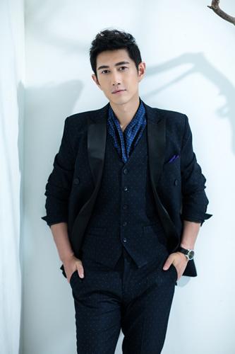 何明翰《仨妈俩爸》热拍 好戏多商业价值飙升