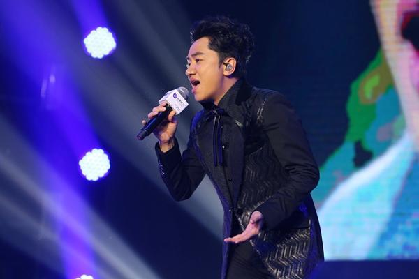 综艺大咖王祖蓝化身百变歌王 感恩最重要的女人