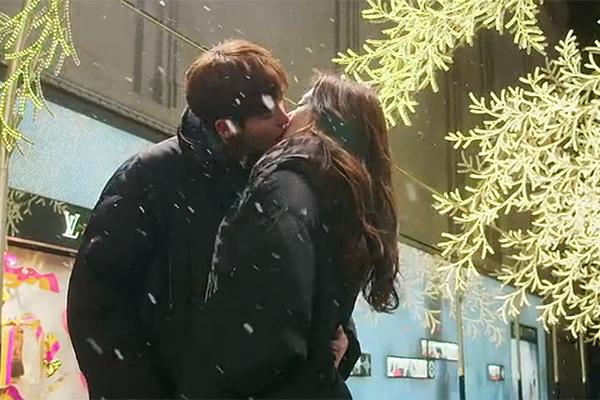 羞涩脸!高能“狗粮”预警 韩剧花式吻戏大盘点