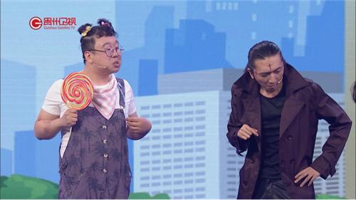 《欢笑吧青春》常远耍宝遭推倒 引众人爆笑