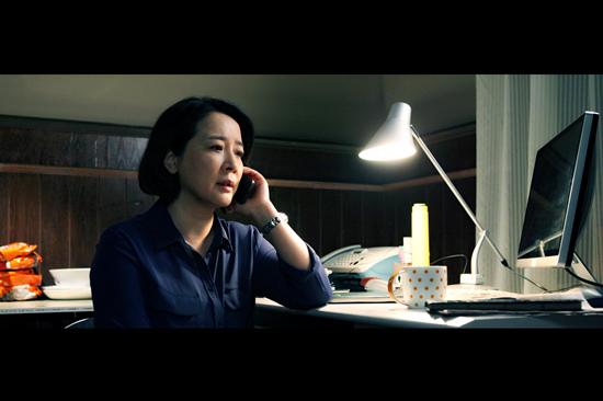 《女不强大天不容》开播 陈小艺诠释职场精英