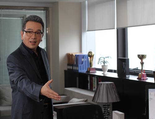 张晨光再演严父 《情满雪阳花》诠释商场沉浮