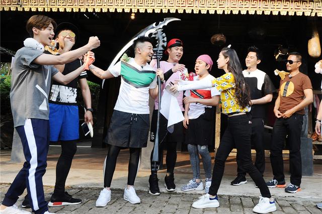 跑男团演绎十二生肖 化身侦探找连环杀人案真凶