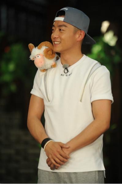 十二生肖谁是凶手 郑恺身份成疑惨淋“马粪浴”