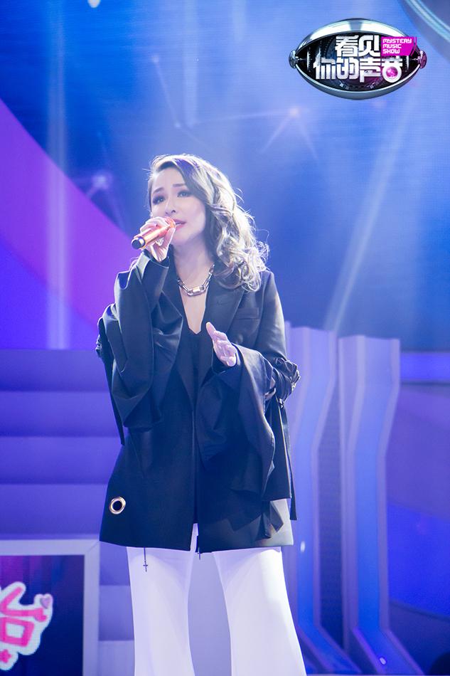 萧亚轩深陷黄国伦忽悠陷阱 同框共舞闪闪惹人爱