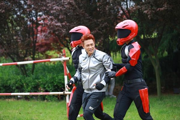 杜淳变萌大白遭“袭胸” 与ELLA成“任务王CP”