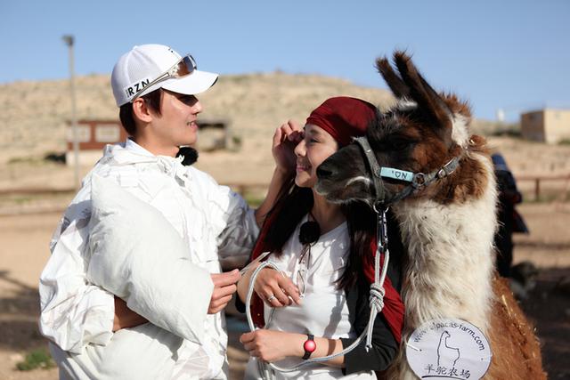 张铎陈松伶转战以色列 上演沙漠版“跨界歌王”