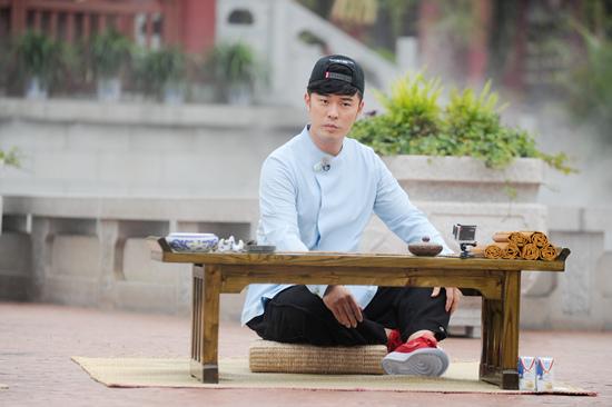 陈赫化身答案雷达 与宋小宝梅开二度挑逗观众