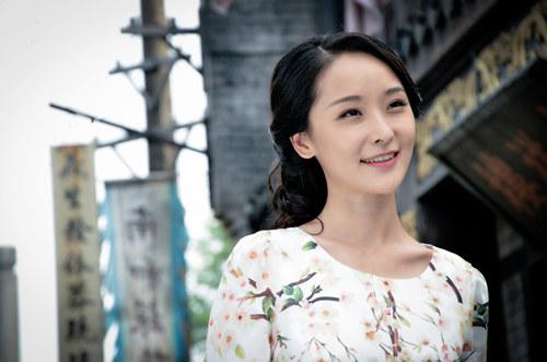 李曼《大世界》化身“野蛮女友” 壁咚乔振宇