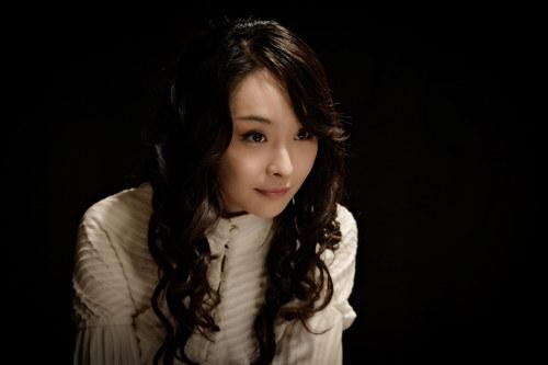 李曼《大世界》化身“野蛮女友” 壁咚乔振宇