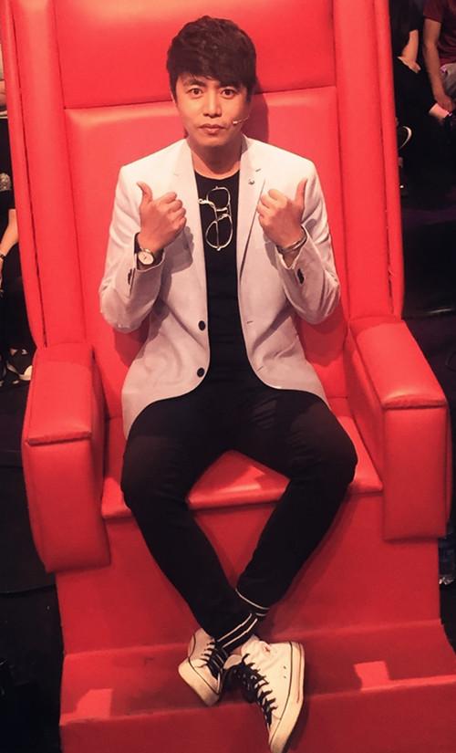 赵正阳录制《是真的吗》 与女主持PK面板功力