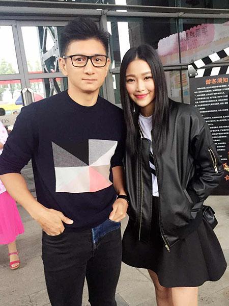 《繁星四月》热拍 蔚雨芯:老板吴奇隆是贵人