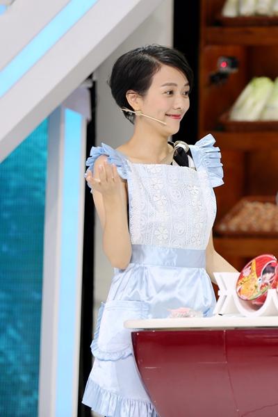 杨乐乐登综艺节目展厨艺 爆料涵哥遭沐沐喂饭  