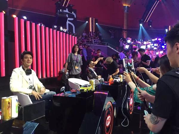 《盖世音雄》王力宏直播  引爆300万人围观互动