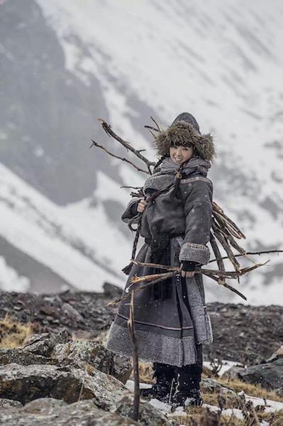 《骡子与金子》横店热拍 黄曼拾“金”不昧投革命