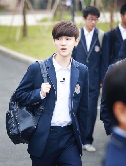 鹿晗新节目开播在即 校草重出江湖变身学霸