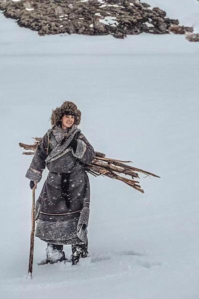 《骡子与金子》横店热拍 黄曼拾“金”不昧投革命