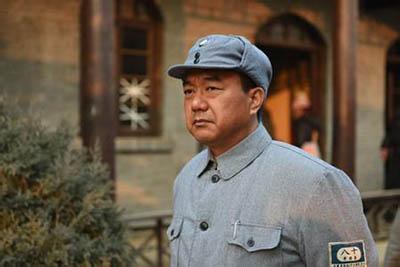 《彭德怀》《好先生》连播 董勇华丽霸屏