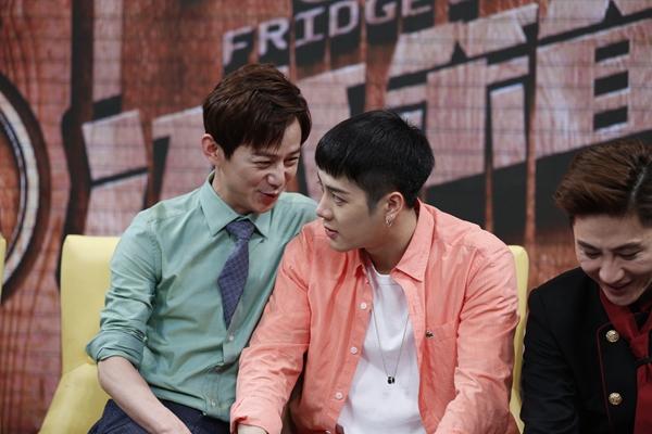 王嘉尔是这种心机boy 写信给何炅把他感动到哭