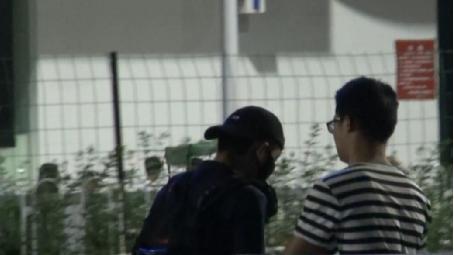 女孩被陌生男子尾随 路人为解救做出惊人举动