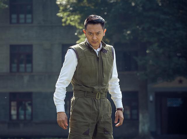 《解密》热播 逗比印小天认真上演制服诱惑