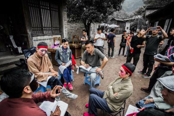 于童《半步之遥》杀青 角色温婉苦练戏曲