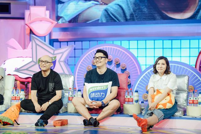 《四大名助》曝自恋同事 频发自拍自比权志龙