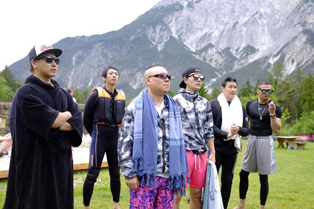 郭德纲花裤衩自信秀身材 这画面太美,辣眼睛!