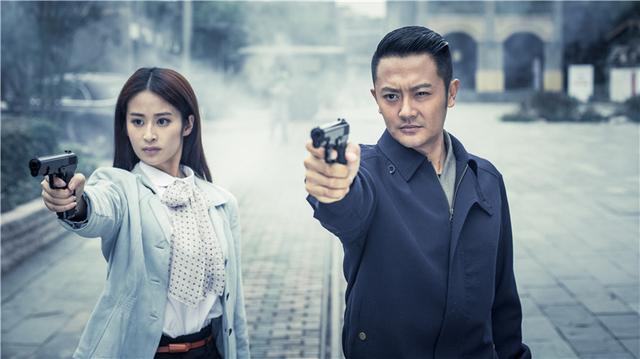 《解密》热播 逗比印小天认真上演制服诱惑