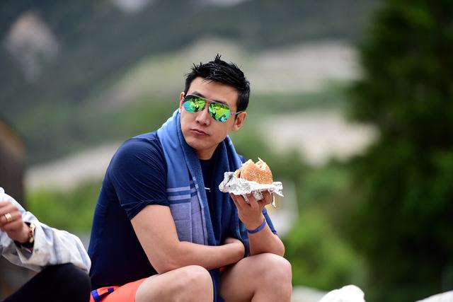 陆毅《花样男团》谈早年艰辛:为吃大餐要催吐