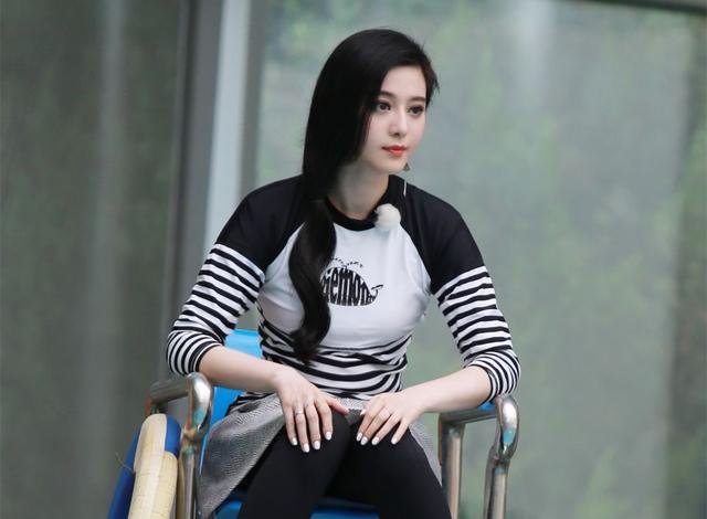 秀一脸!范冰冰:时光倒流望可以早点认识李晨