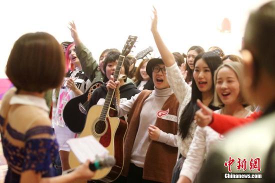 “超女”十年后再发声 互联网时代能否重现辉煌