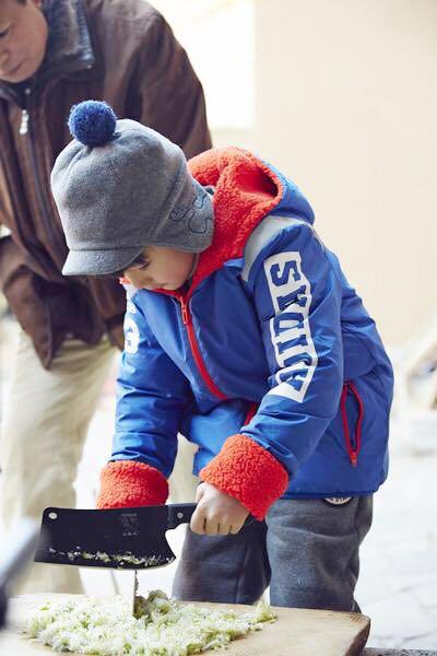 顶顶遭姥爷“诱惑”养鸡 董洁受冷落无奈反抗