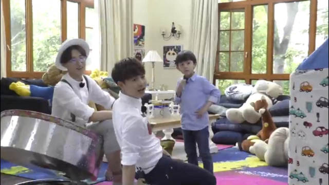 《放开我北鼻》首播 马天宇于小彤“红白配”