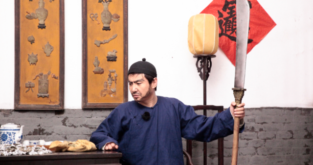 沈腾变身胡茬大汉 和宋小宝上演“母子行骗记”