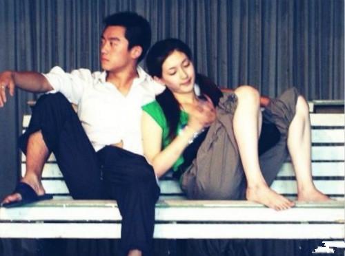 郑恺请同学来跑男 旧照曝光与江疏影同窗情深