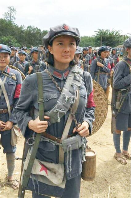 李梅可《天涯浴血》央一热播 不拼颜值拼演技