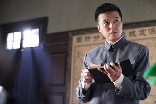 朱雨辰《追击者》玩cosplay 独自暗战背黑锅