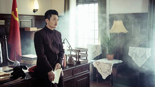 《解密》还原风雅儒将 郭京飞变身信仰男神