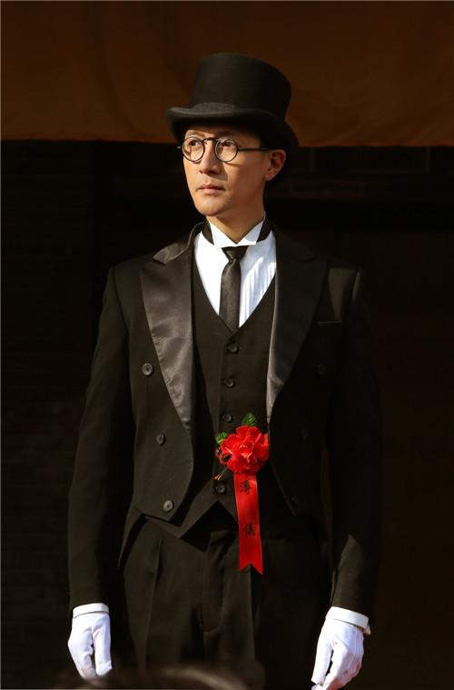 《东方战场》溥仪自带气场 张鲁一还原末代皇帝