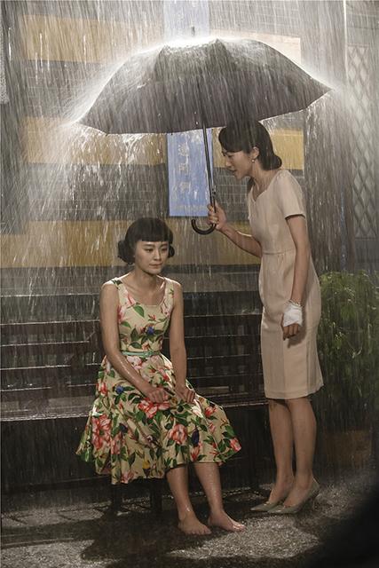 《乱世丽人行》热播 韩雪首演后妈挑战大