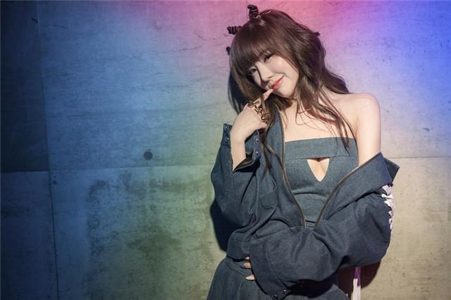 二次元“深井冰”赵奕欢身材性感火辣皮肤白皙