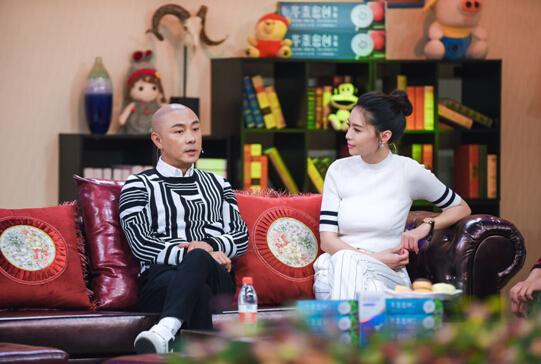 张卫健录制《幸福的味道》 大谈恋爱保险秘笈