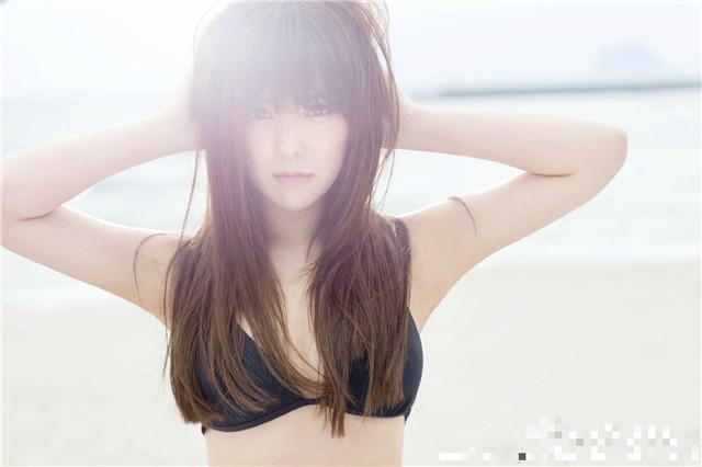 二次元“深井冰”赵奕欢身材性感火辣皮肤白皙