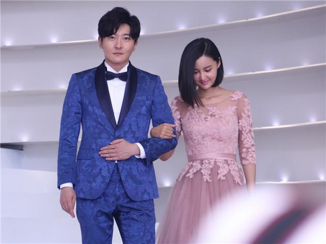 《她很漂亮》首探班 张歆艺被赞“贴心女王”