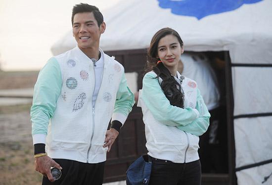 《跑男》大结局12分终抢先看:李晨被王子文飞吻