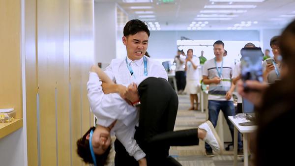 《约吧》阮经天爱上公主抱 抱完郑恺抱徐璐