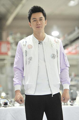 李晨遭锁喉蒙眼 大呼:这个男人太有力了!