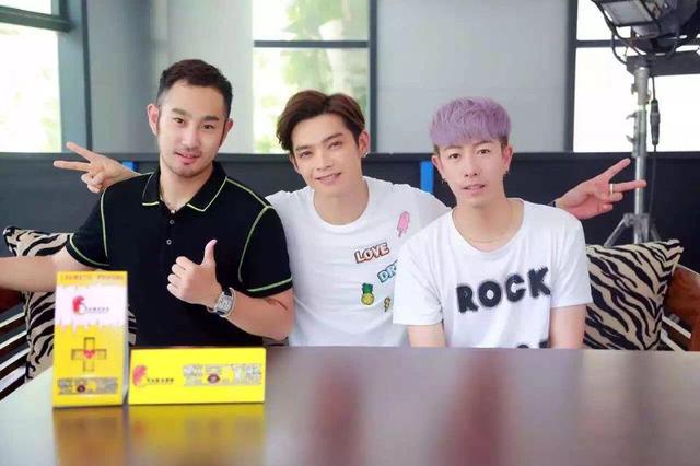 戴杨点燃超级网剧《整容攻略》 火力全开!