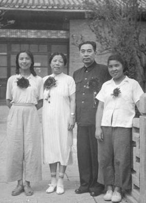 《海棠依旧》热播 丁柳元再现“周总理父女情”